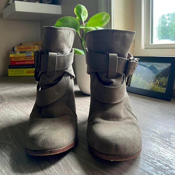 Tan suede wrap buckle heeled booties - Picture 2 of 6